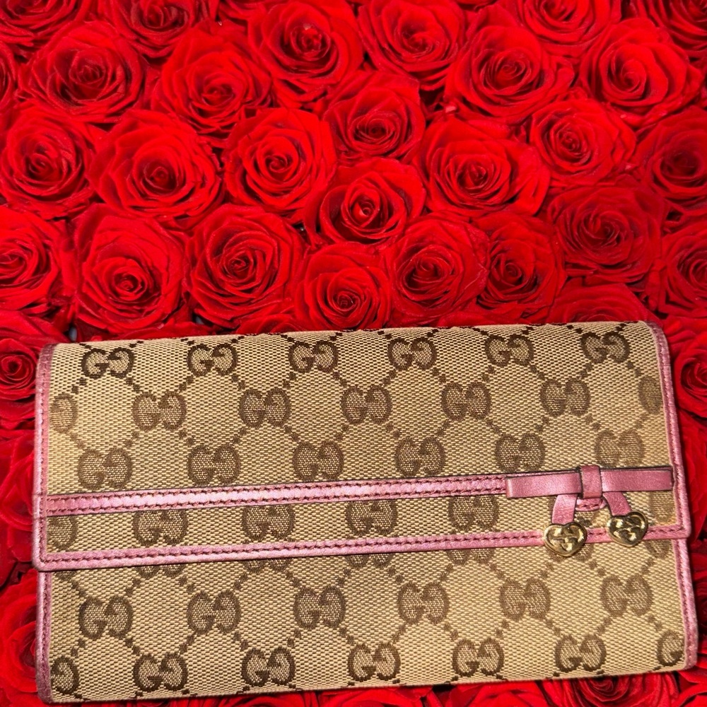 Gucci Beige GG Canvas Wallet with Pink Trim and Heart Charm